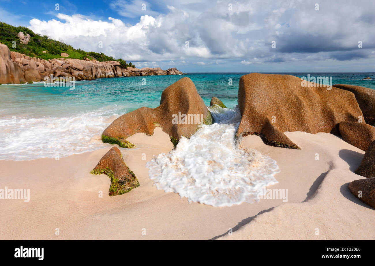 Sand Strand Anse Maroon auf Insel La Digue, Seychellen. Stockfoto