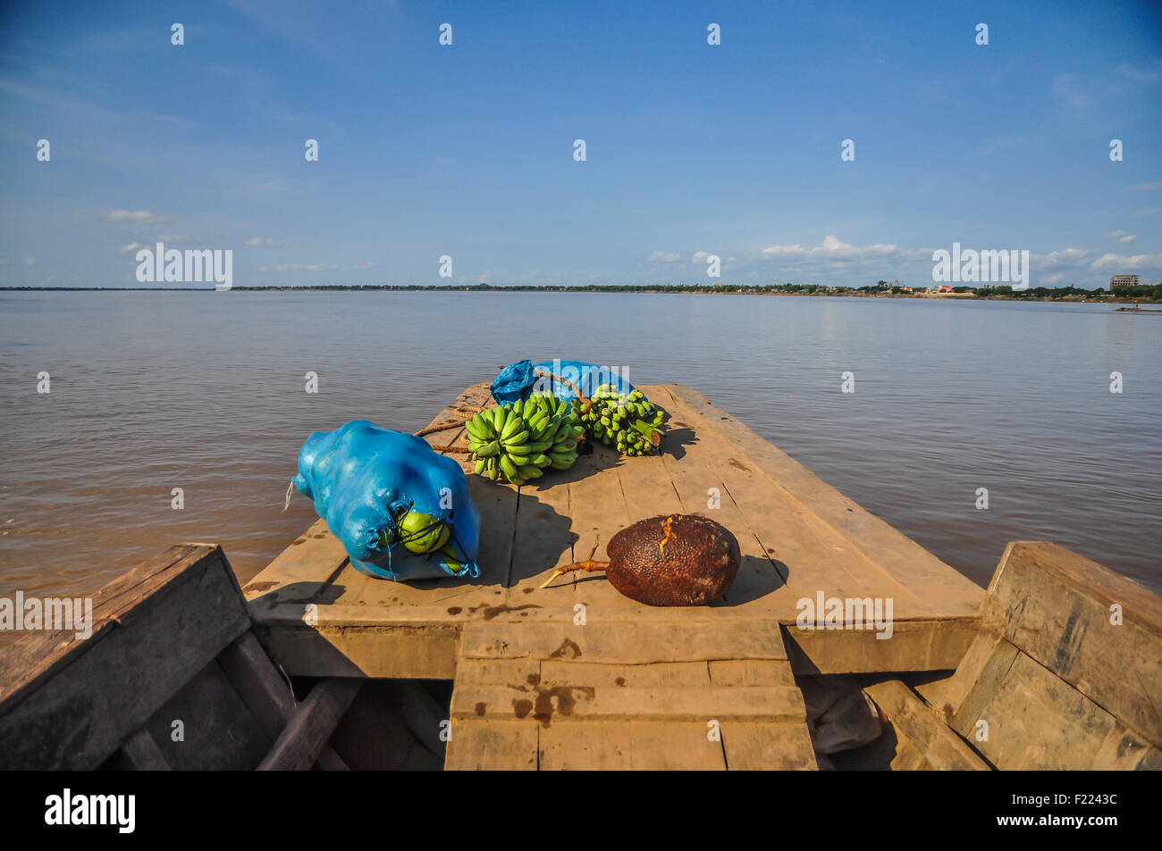 Überquerung des Mekong Flusses auf dem lokalen Boot Stockfoto