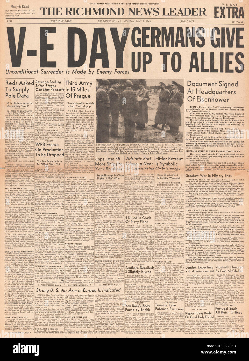 1945 Richmond News Leader Titelseite Berichterstattung Ende des Krieges in Europa als Nazi-Deutschland kapituliert Stockfoto