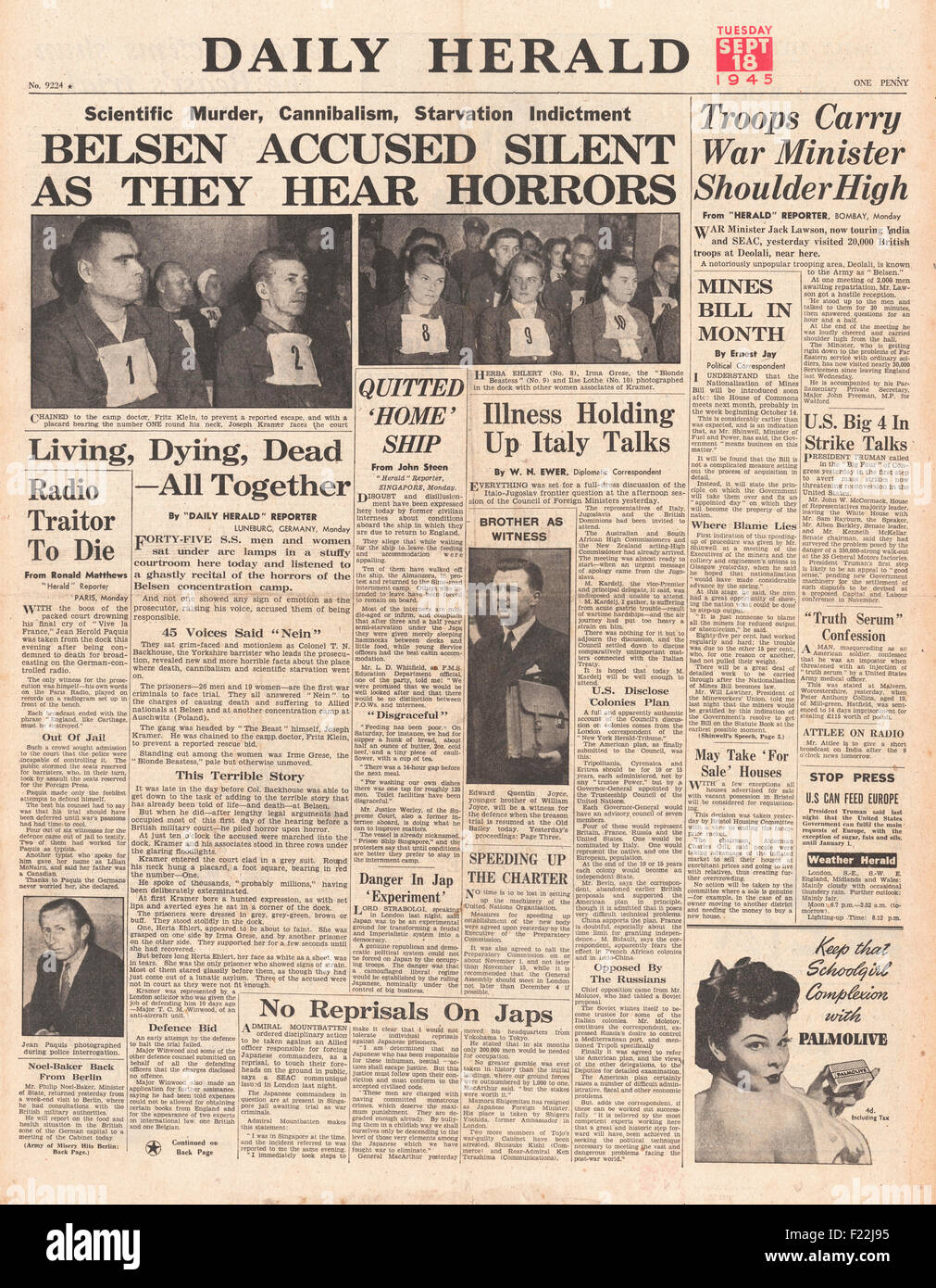 1945 daily Herald Titelseite Berichterstattung Eröffnungstag von Bergen-Belsen-Prozess in Lüneburg Stockfoto