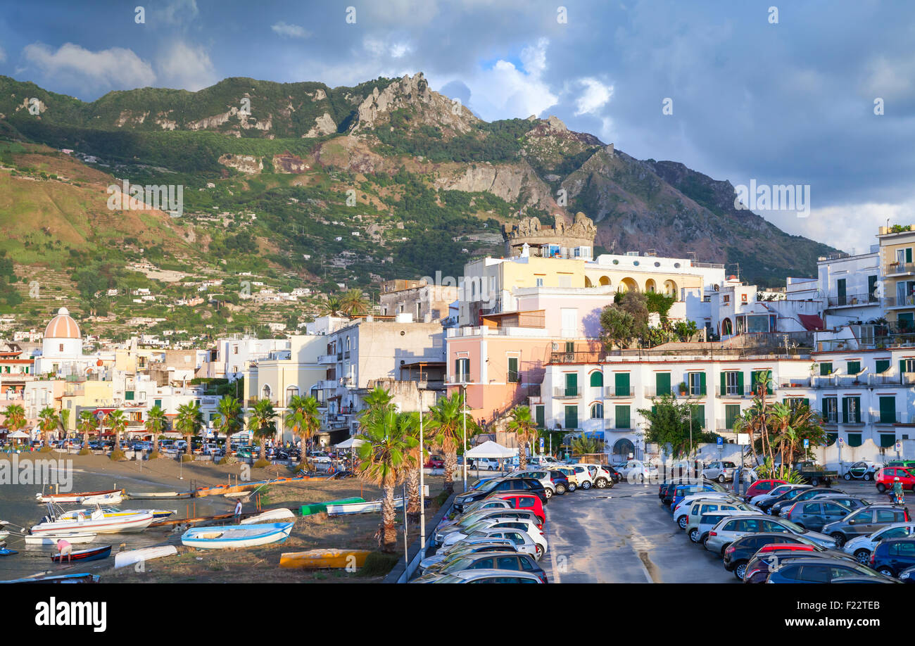 Parkplatz in der Nähe von Hafen von Forio, auf der Insel Ischia, Italien Stockfoto