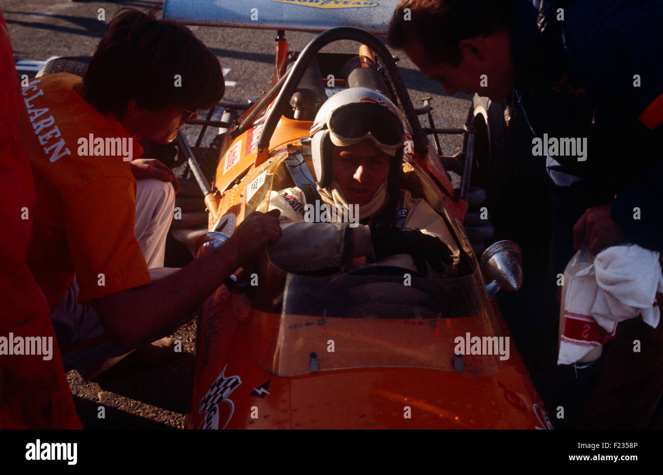 Bruce McLaren Nahaufnahme im McLaren Auto 1970 SA GP Stockfoto