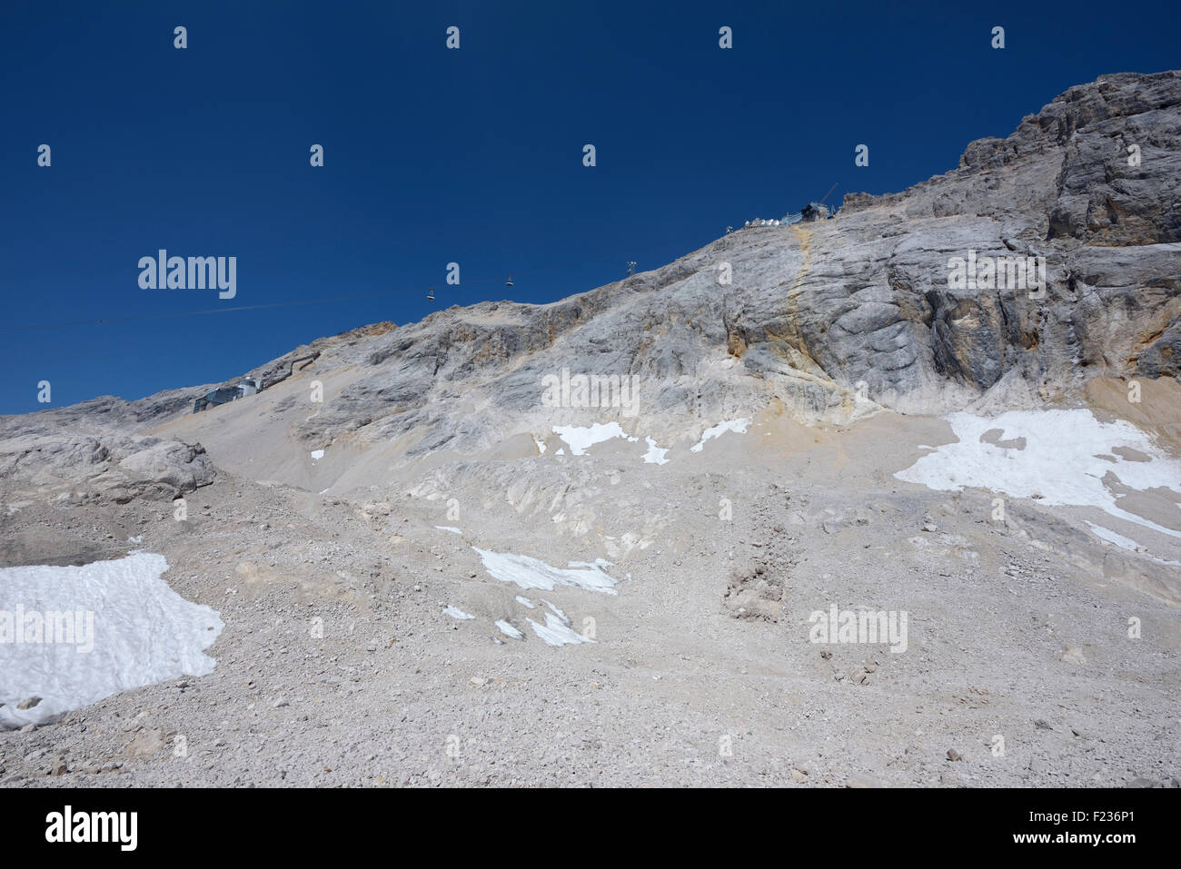 Gletscher-Seilbahn aus Sonnalpin auf den Gipfel des Berges Zugspitze, Deutschland Stockfoto