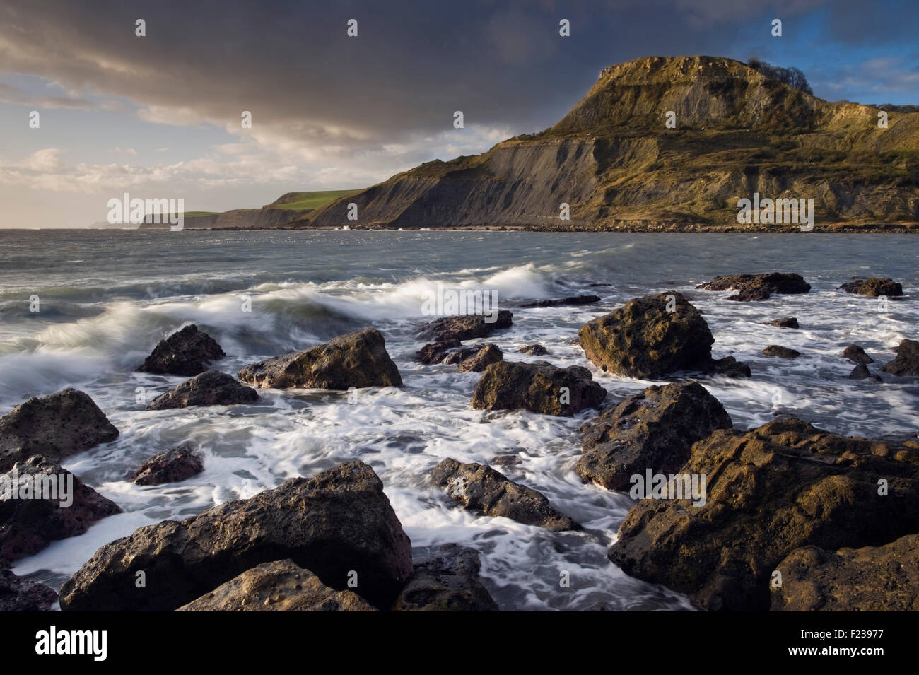 Blickrichtung West Hun Tout auf Dorset Jurassic Coast in der Nähe von Wert Matravers, Dorset, England, UK. Stockfoto