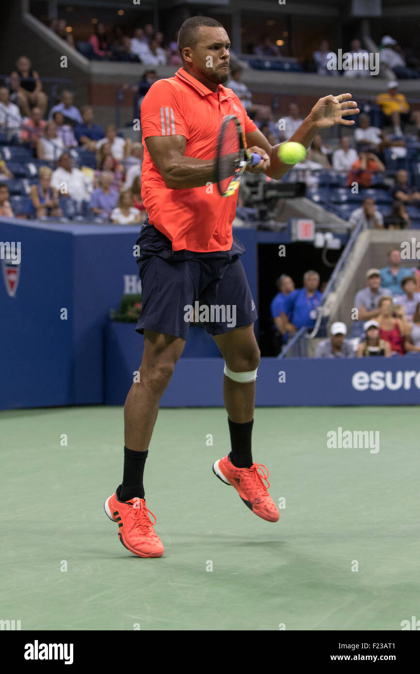 Jo-Wilfried Tsonga (FRA) im Wettbewerb bei den 2015 US Open Tennis Stockfoto