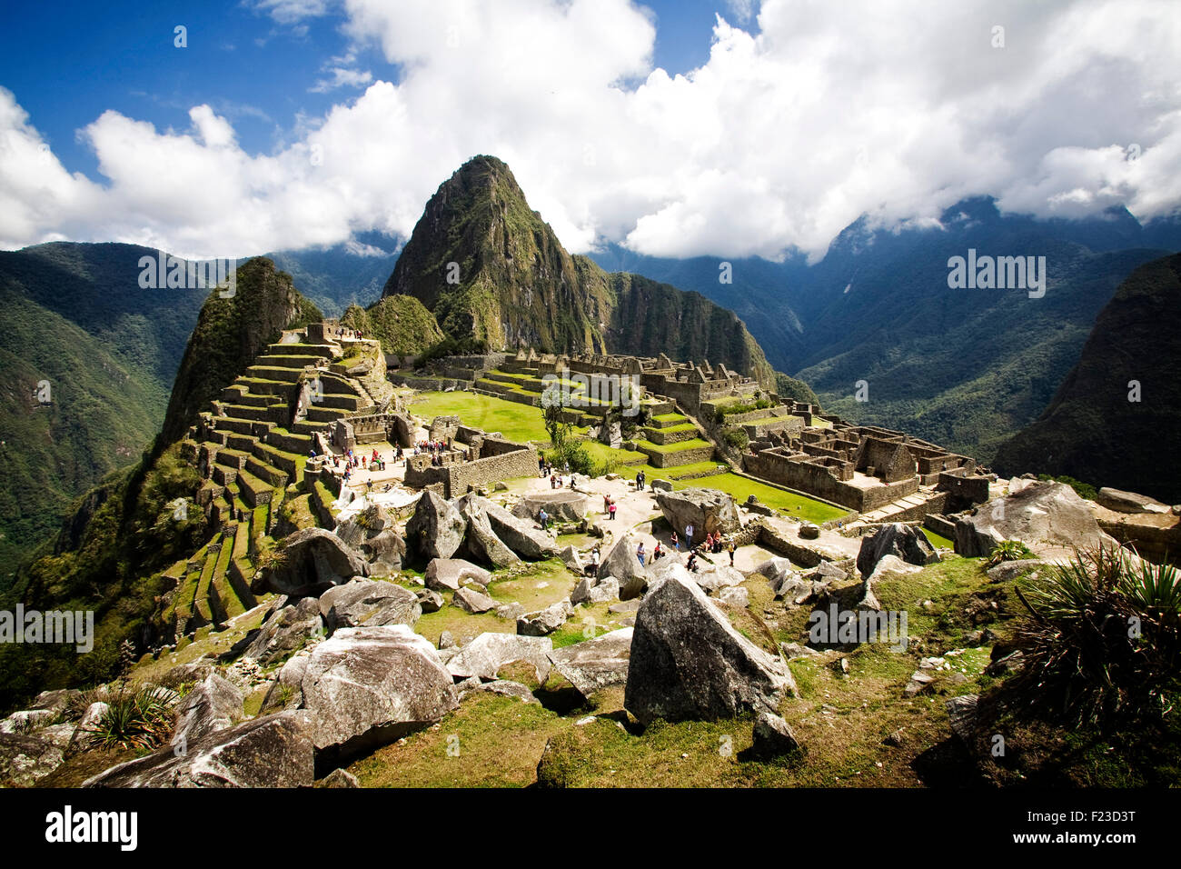Die Ruinen der verlorene Inka-Stadt Machu Picchu hoch in den Anden von Peru. Stockfoto