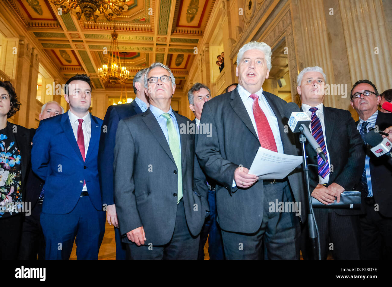 Belfast, UK. 10. September 2015.  Alisdair McDonnell auf einer Pressekonferenz mit anderen SDLP MLAs Credit: Stephen Barnes/Alamy Live News Stockfoto