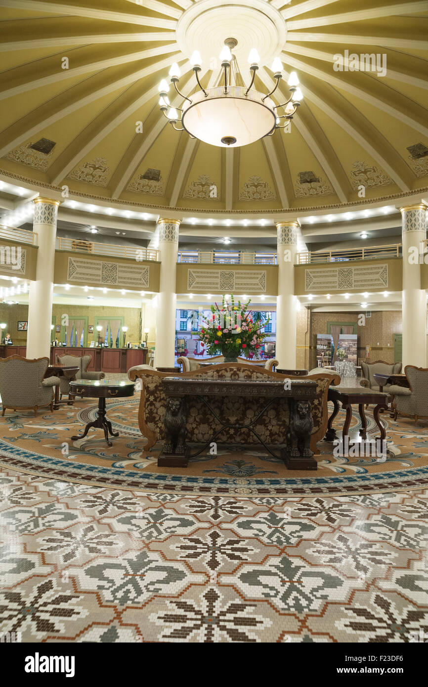 Eingang West Baden Springs Resort Luxus mit italienischen Mosaik-Fliesen schmücken den Boden, Indiana, USA Stockfoto