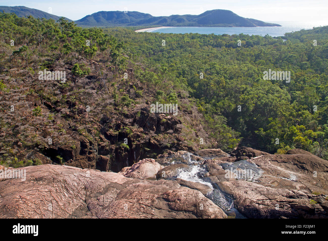 Blick von der Spitze des Zoe fällt über Zoe Bay Stockfoto