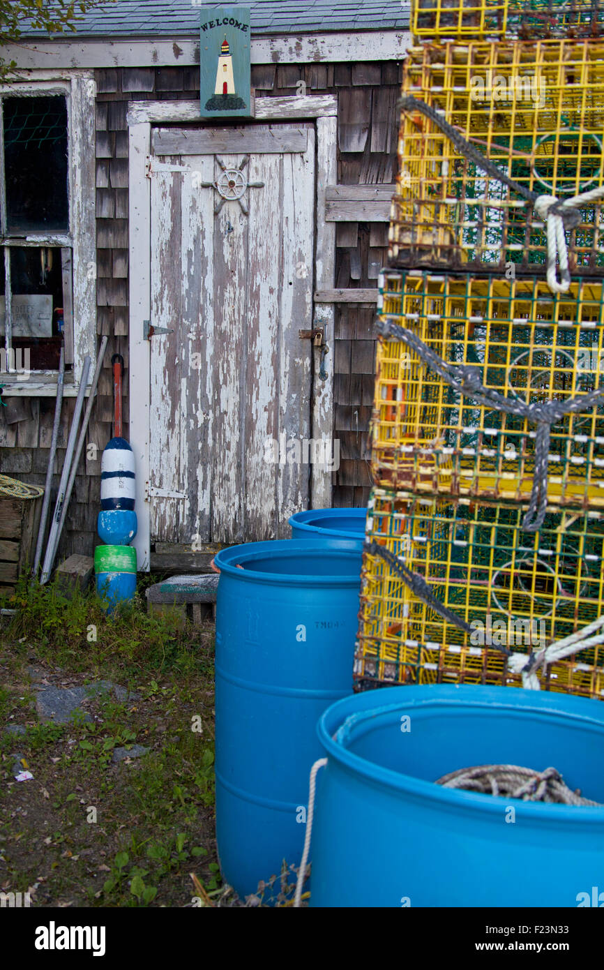 Vorgarten einer Fischerei-Bude mit Krabben Töpfe gestapelt Stockfoto