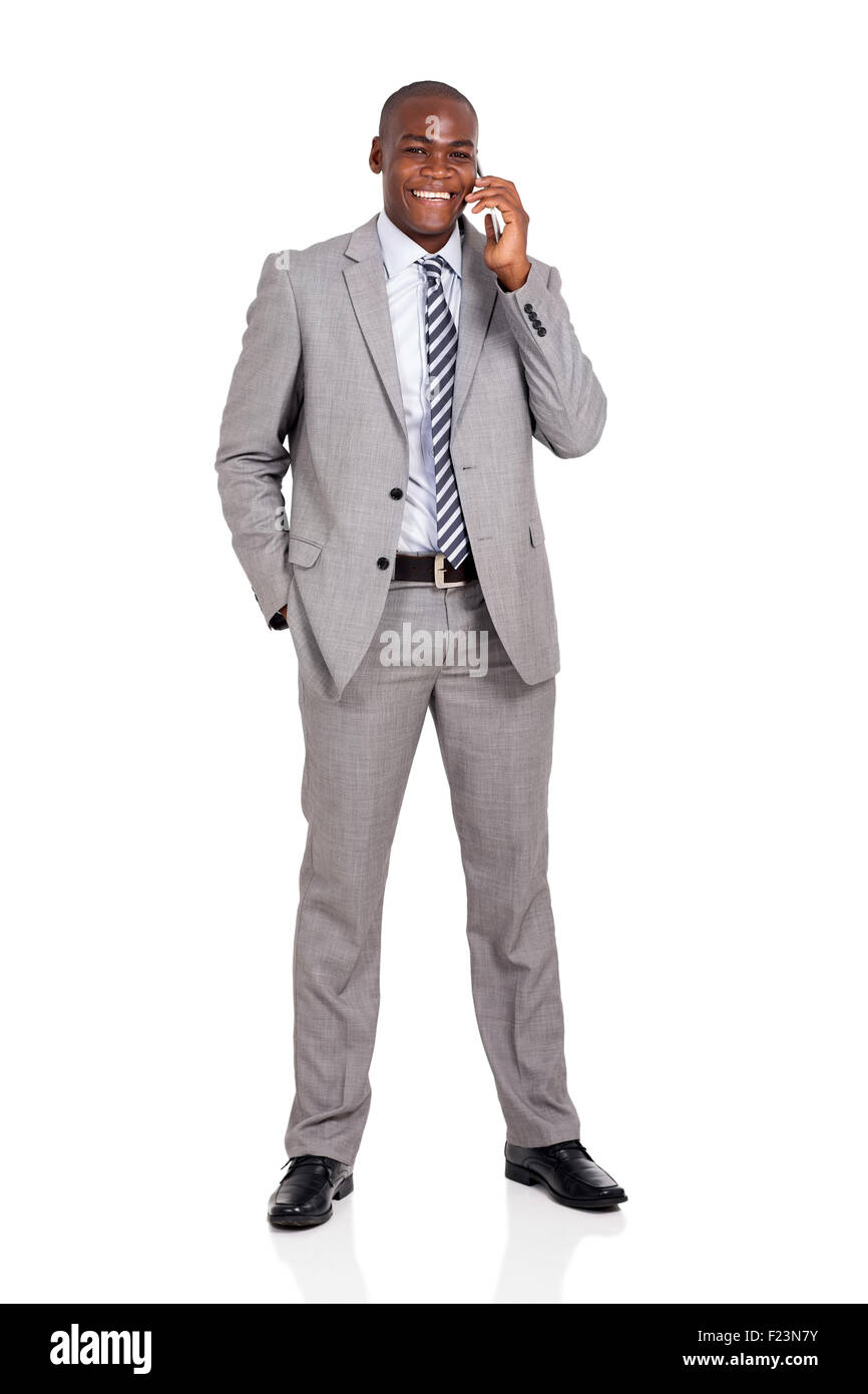 fröhliche afrikanische amerikanische Geschäftsmann reden über Handy Stockfoto