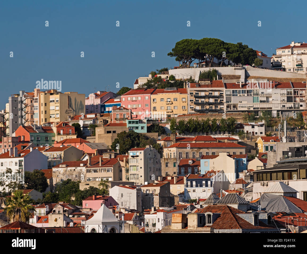 Blick auf die Stadt zum Miradouro da Senhora Monte Lissabon Portugal Stockfoto