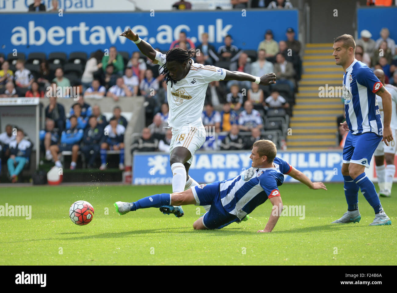 Bafe Gomis übernimmt die Kontrolle Re: Freundschaftsspiel zwischen Swansea City und und Deportivo La Coruna 1. August 2015 bei Liberty Stadiu Stockfoto