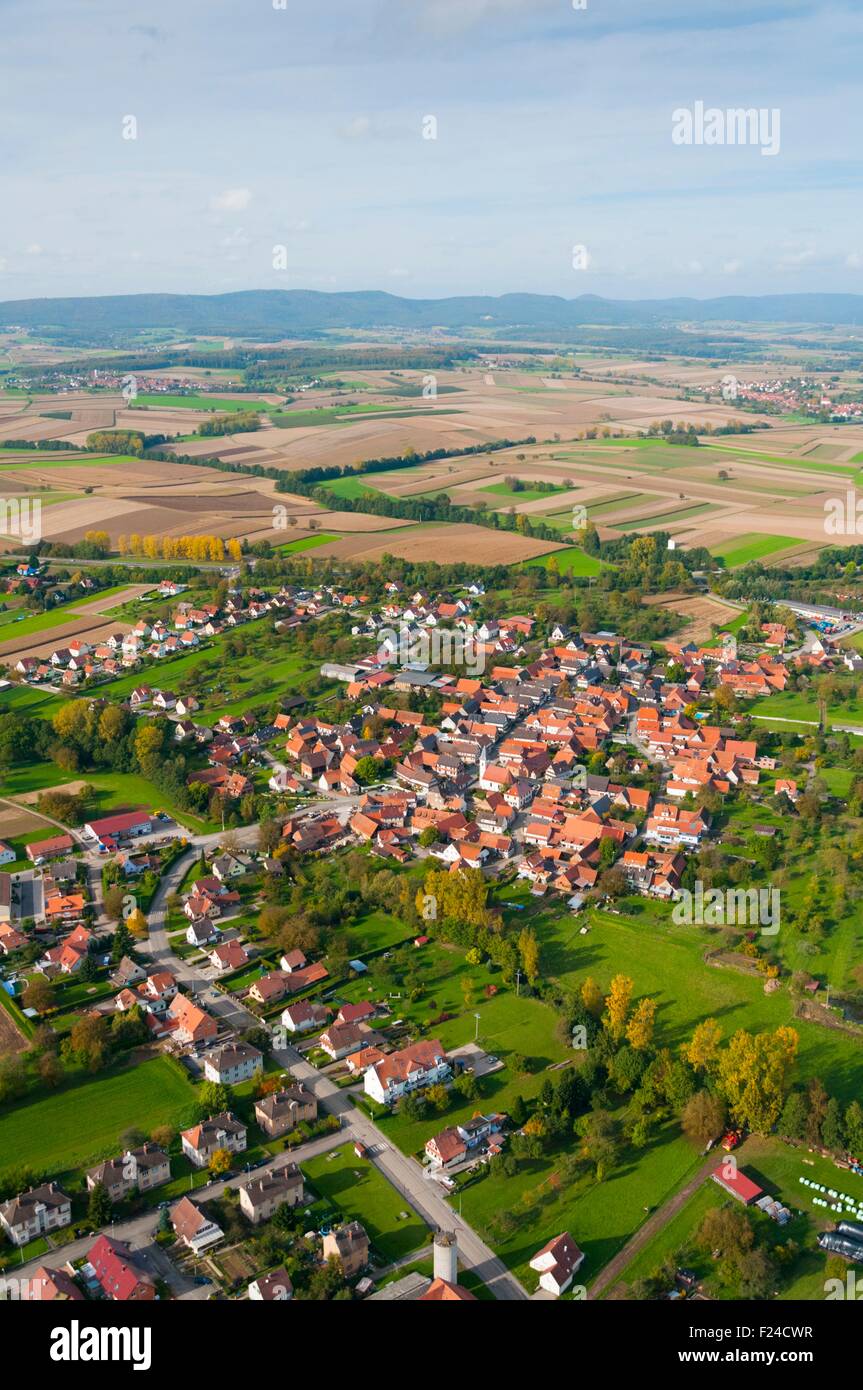 Frankreich, Bas Rhin (67), Dorf Hunspach, zum schönsten französischen Dorf gewählt (Luftaufnahme) Stockfoto