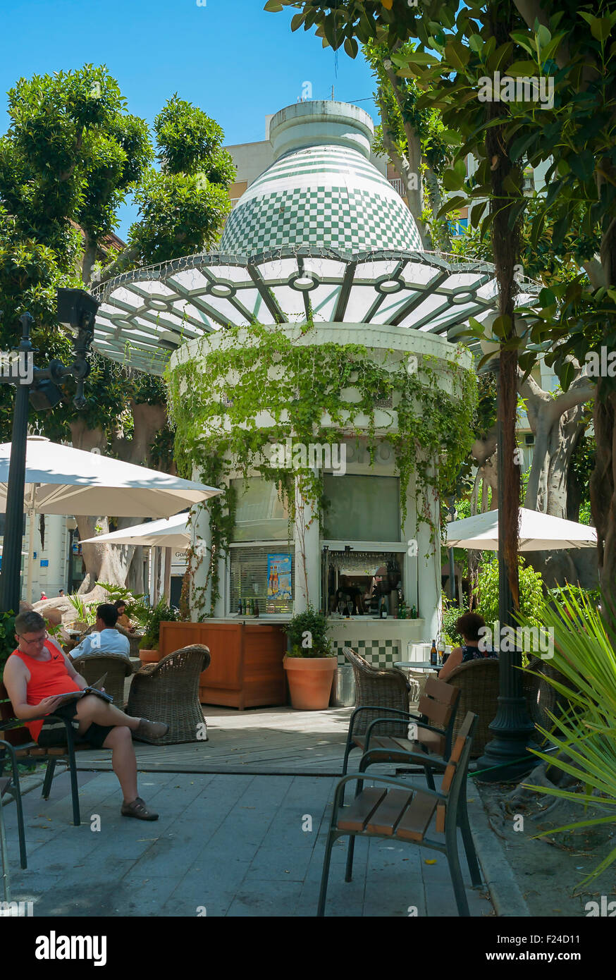-Ruhen in Coffee-Shops-Alicante (Spanien). Stockfoto