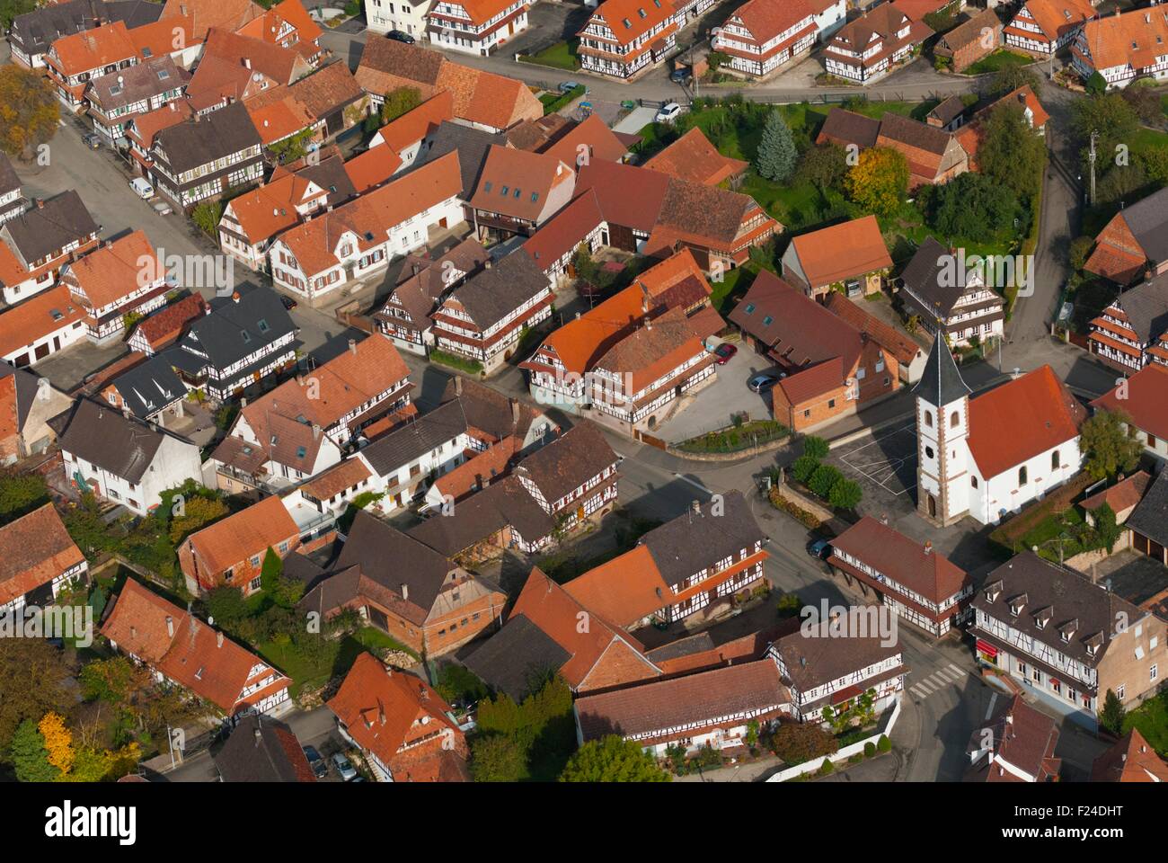 Frankreich, Bas Rhin (67), Dorf Hunspach, zum schönsten französischen Dorf gewählt (Luftaufnahme) Stockfoto