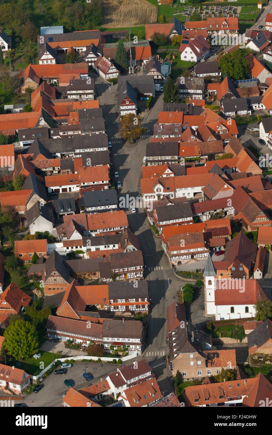 Frankreich, Bas Rhin (67), Dorf Hunspach, zum schönsten französischen Dorf gewählt (Luftaufnahme) Stockfoto