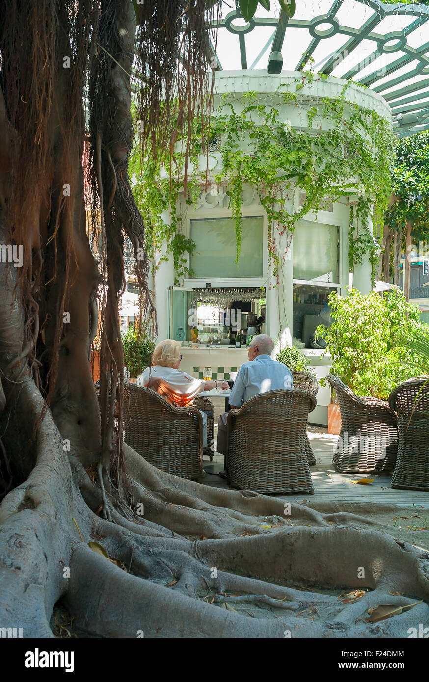 -Ruhen in Coffee-Shops-Alicante (Spanien). Stockfoto
