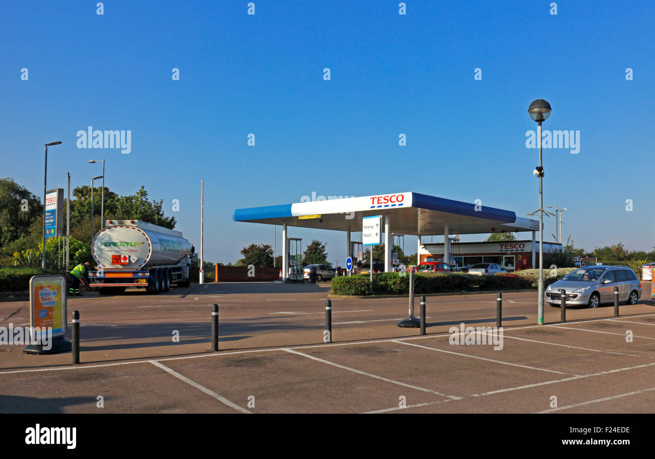 Ein Blick auf einen Tesco-Tankstelle am Stalham, Norfolk, England, Vereinigtes Königreich. Stockfoto