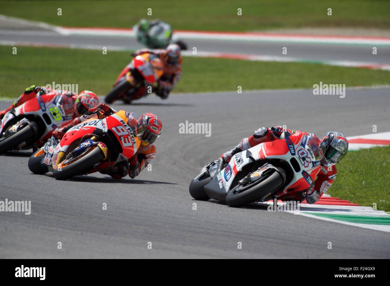 Mugello Circuit, Italien 31. Mai 2015. Andrea Iannone auf dem Motorrad Ducati GP15 wehrte Marquez, aber die Schlacht erlaubt Lorenzo Stockfoto