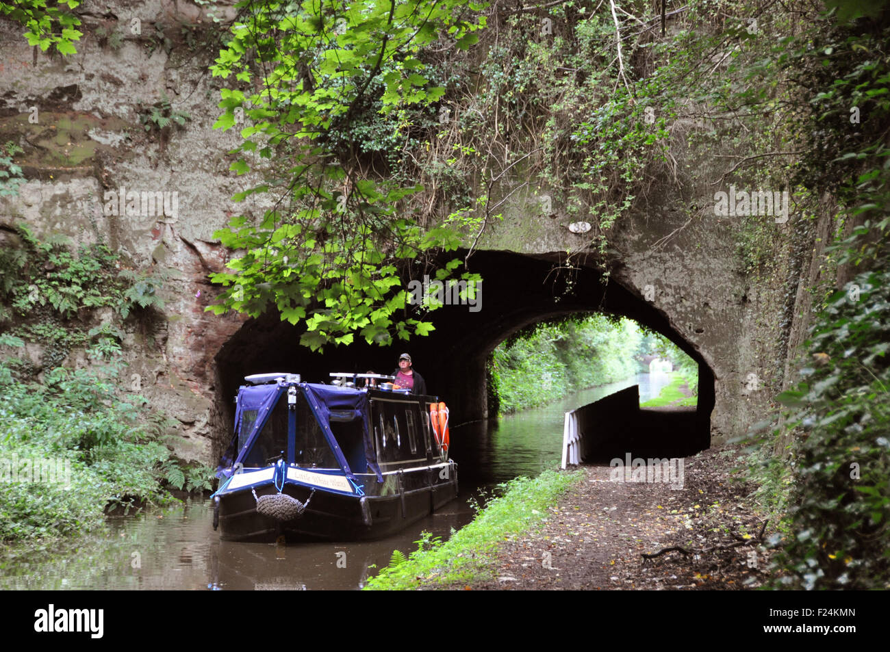 Der Steinbruch Tunnel, Gnosall, Staffordshire, Hand-Schnitt durch Sandstein vor zwei Jahrhunderten von Navvies(Irish workmen) mit Tipps. Stockfoto