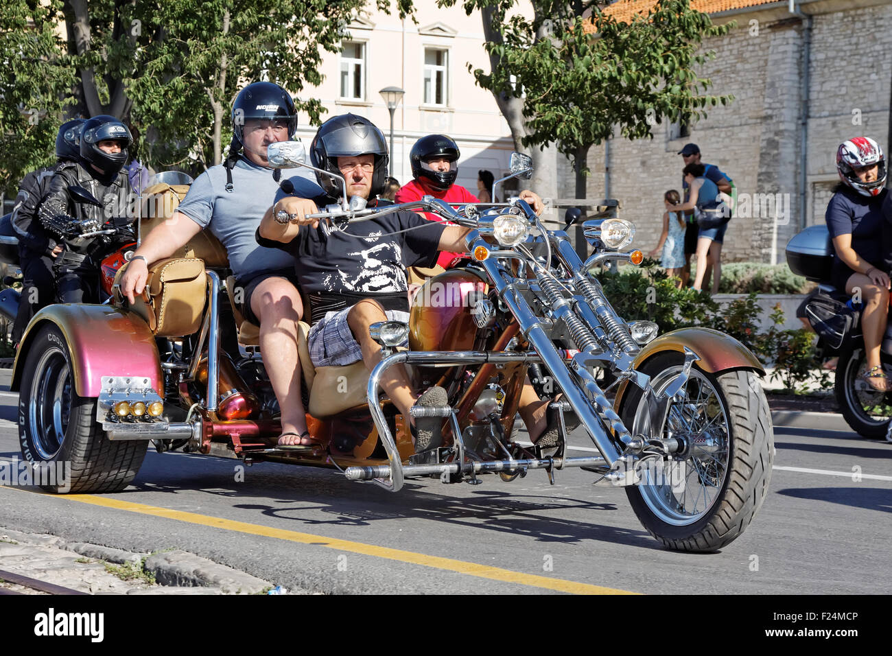 PULA, Kroatien - AUG 29: Unbekannte Teilnehmer der jährlichen Parade in Kroatien Bike Week am 29. August 2015 in Pula, Kroatien Stockfoto