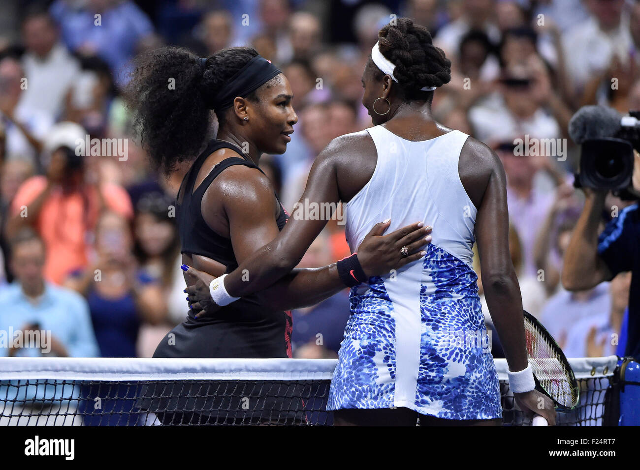 Flushing Meadows, New York, USA. 08. Sep, 2015. US Open Tennis Championships in das USTA Billie Jean King National Tennis Center in Flushing, Queens, New York, USA. Serena Williams (USA) besiegt Venus Williams (USA) © Action Plus Sport/Alamy Live News Stockfoto