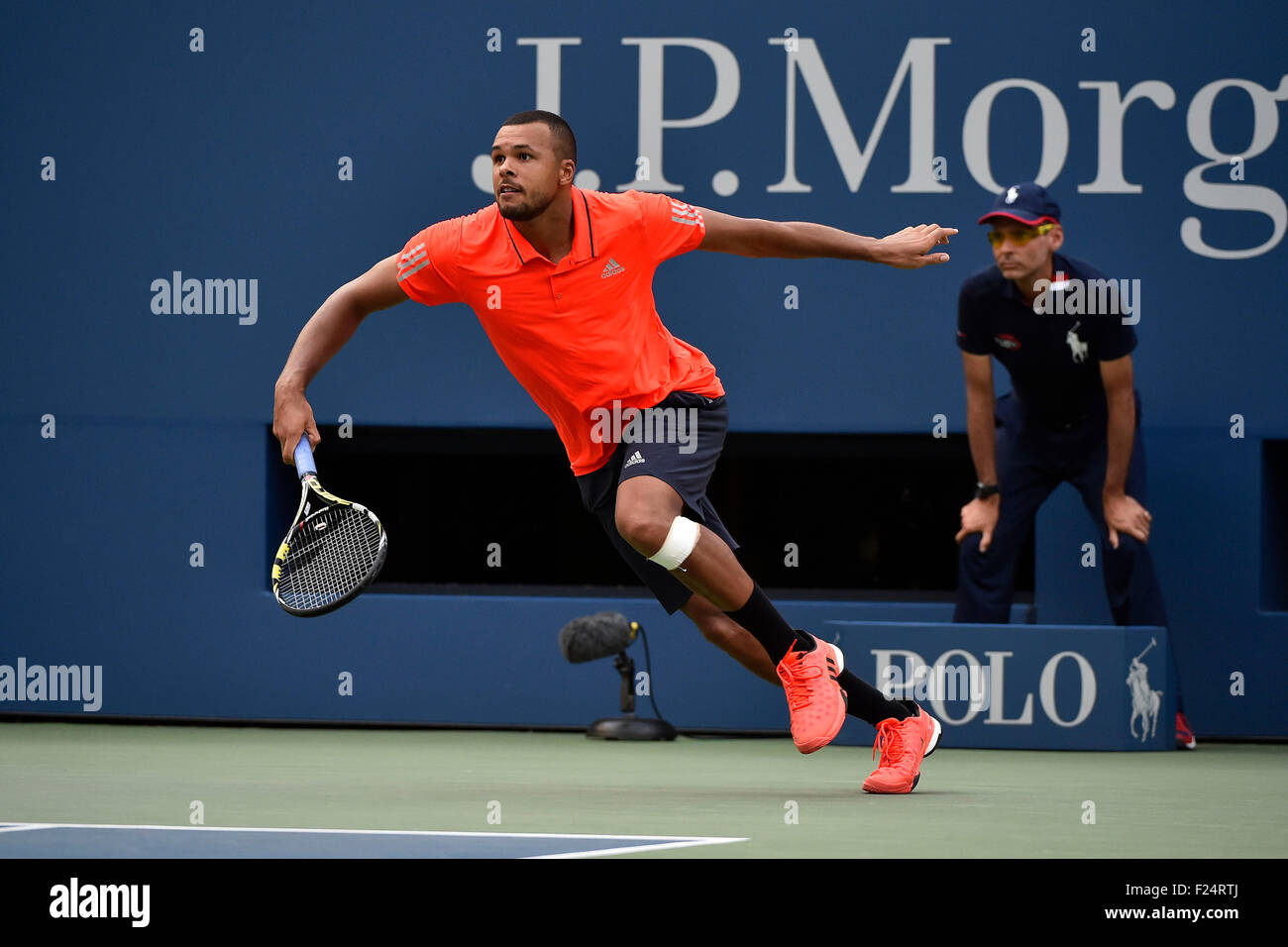 Flushing Meadows, New York, USA. 08. Sep, 2015. US Open Tennis Championships in das USTA Billie Jean King National Tennis Center in Flushing, Queens, New York, USA. Jo-Wilfried Tsonga (Fra) © Aktion Plus Sport/Alamy Live-Nachrichten Stockfoto