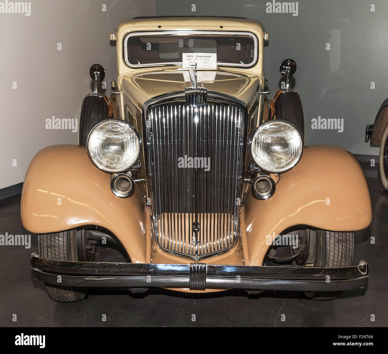1933 Hupmobile Serie I-326 4 türige Limousine.   Auf dem Display an der amerikanischen Auto-Museum, Tacoma, Washington. 9 Mai 2015. Stockfoto