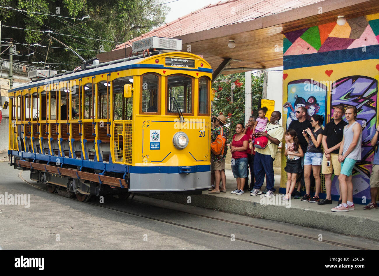 Rio De Janeiro, Brasilien 27. Juli 2015-touristischen Linien Obn die traditionellen Straße Auto an Curvelo Station auf der böhmischen beginnen Stockfoto