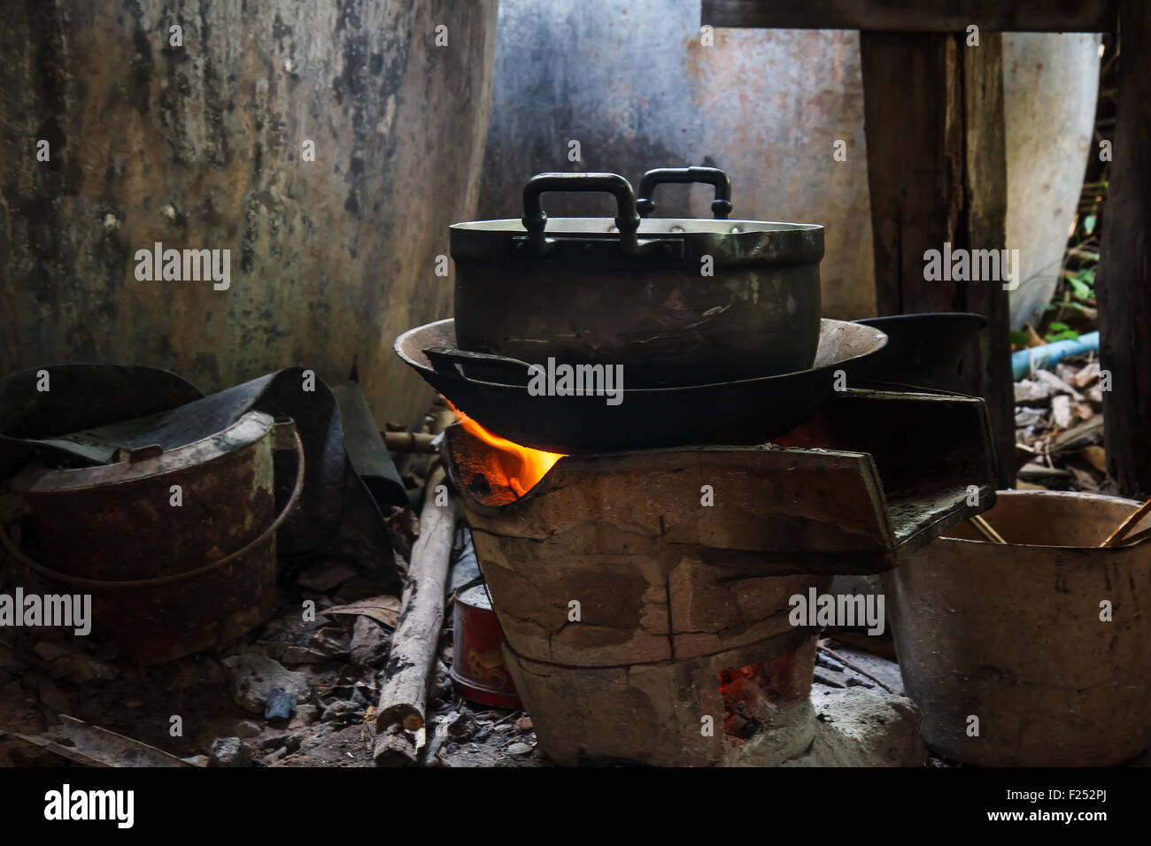 Küche im ländlichen Thailand Stockfoto