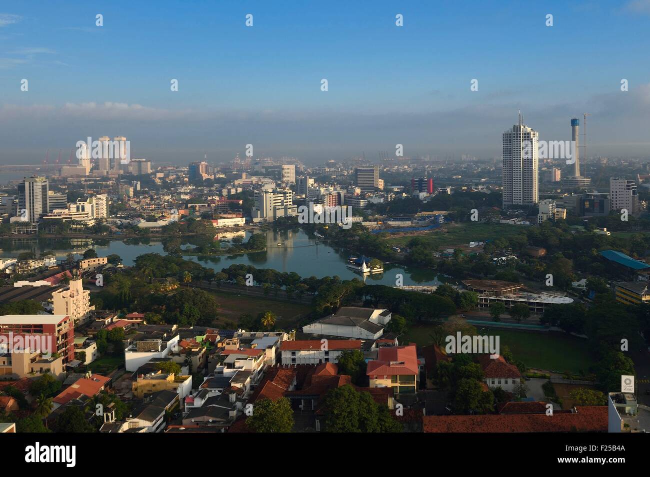 Western Province, Colombo District, Sri Lanka, Colombo, die Innenstadt mit Bereich Fort auf den Hintergrund links und South Beira Lake im Vordergrund Stockfoto