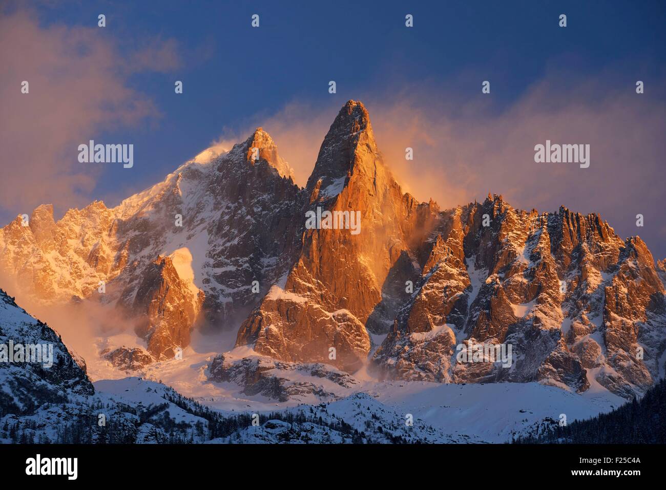 Frankreich, Haute Savoie Chamonix Aiguille Verte (4122m), Aiguille du Dru (3754m), Mont-Blanc Massiv Stockfoto