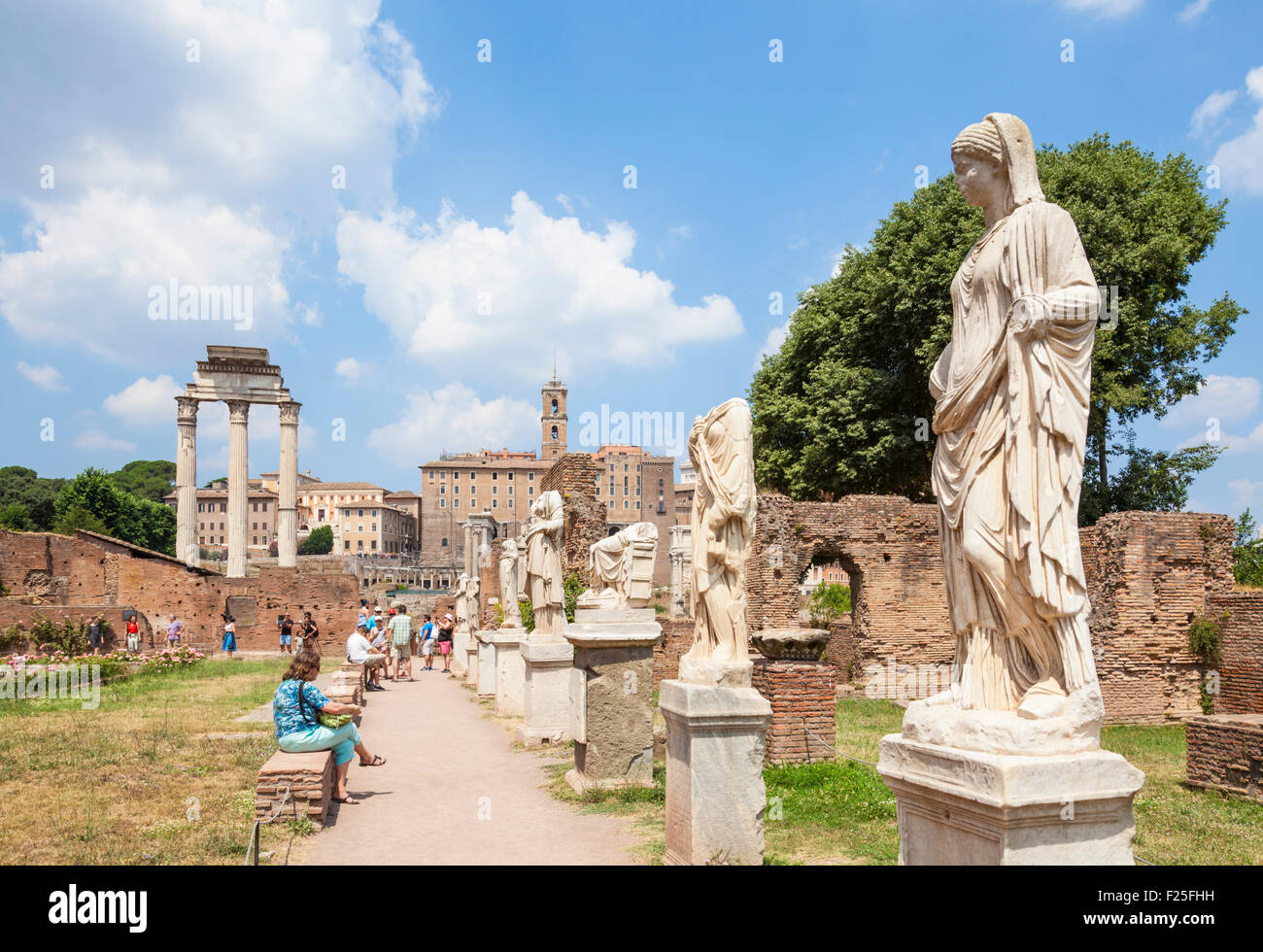 Das Haus der Vestalinnen oder die Residenz der Vestalinnen im römischen Forum Rom Italien Roma Lazio Italien EU Europa Stockfoto