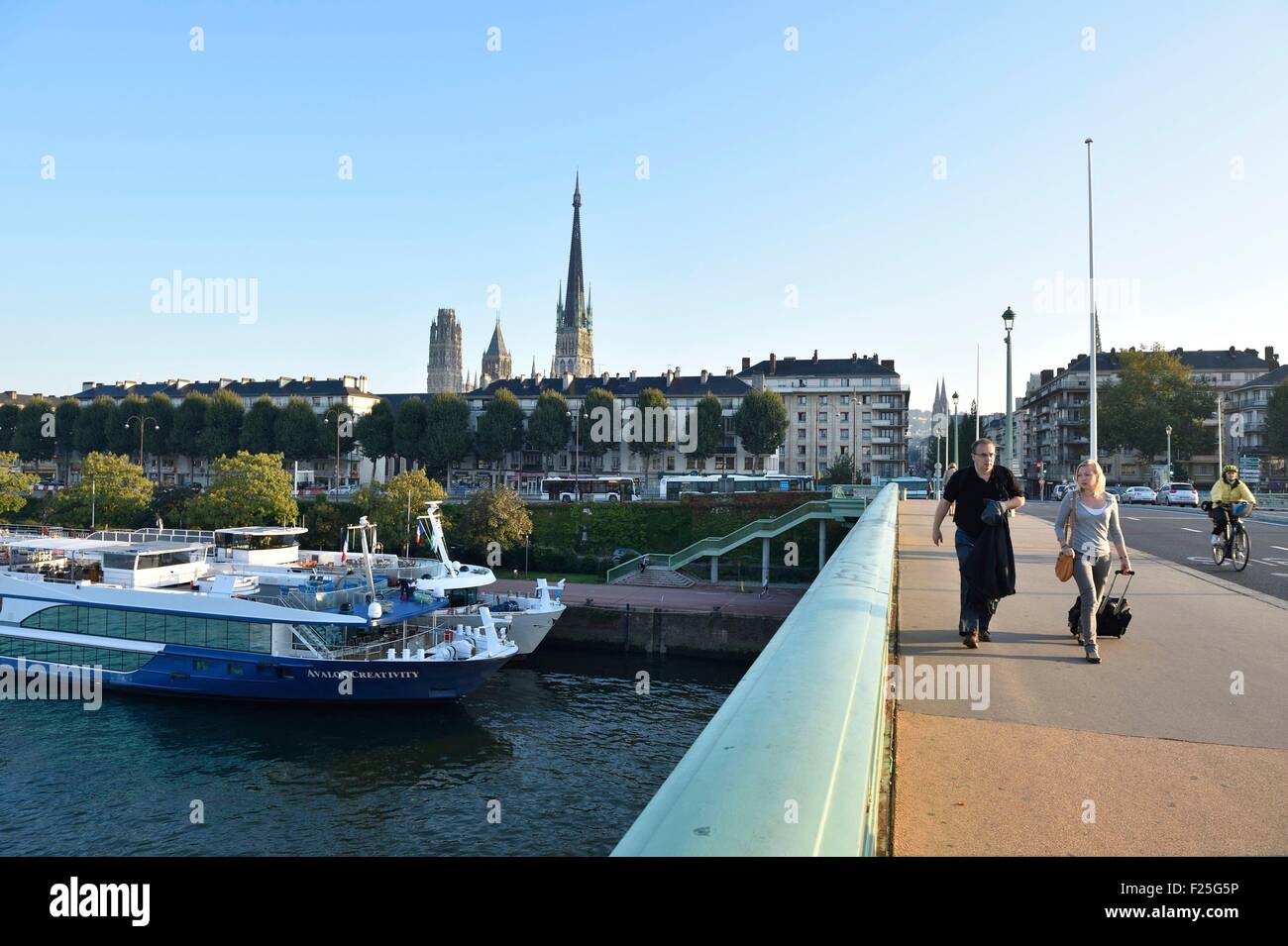 Frankreich, Seine Maritime, Rouen, Kathedrale Notre-Dame und Kais Seineufer Stockfoto