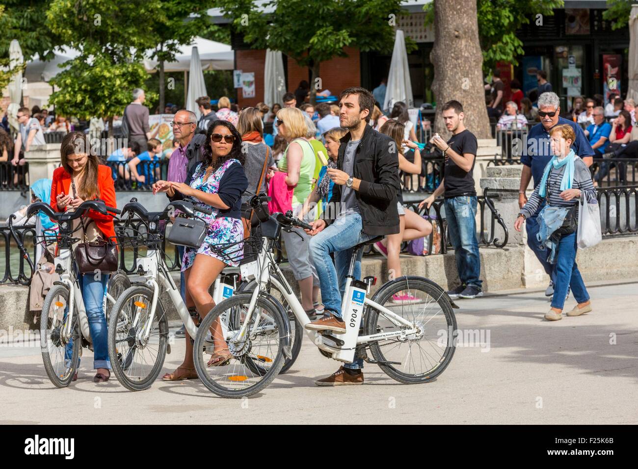 Spanien, Madrid, Retiro Park erstellt im siebzehnten Jahrhundert, mit dem Fahrrad Stockfoto