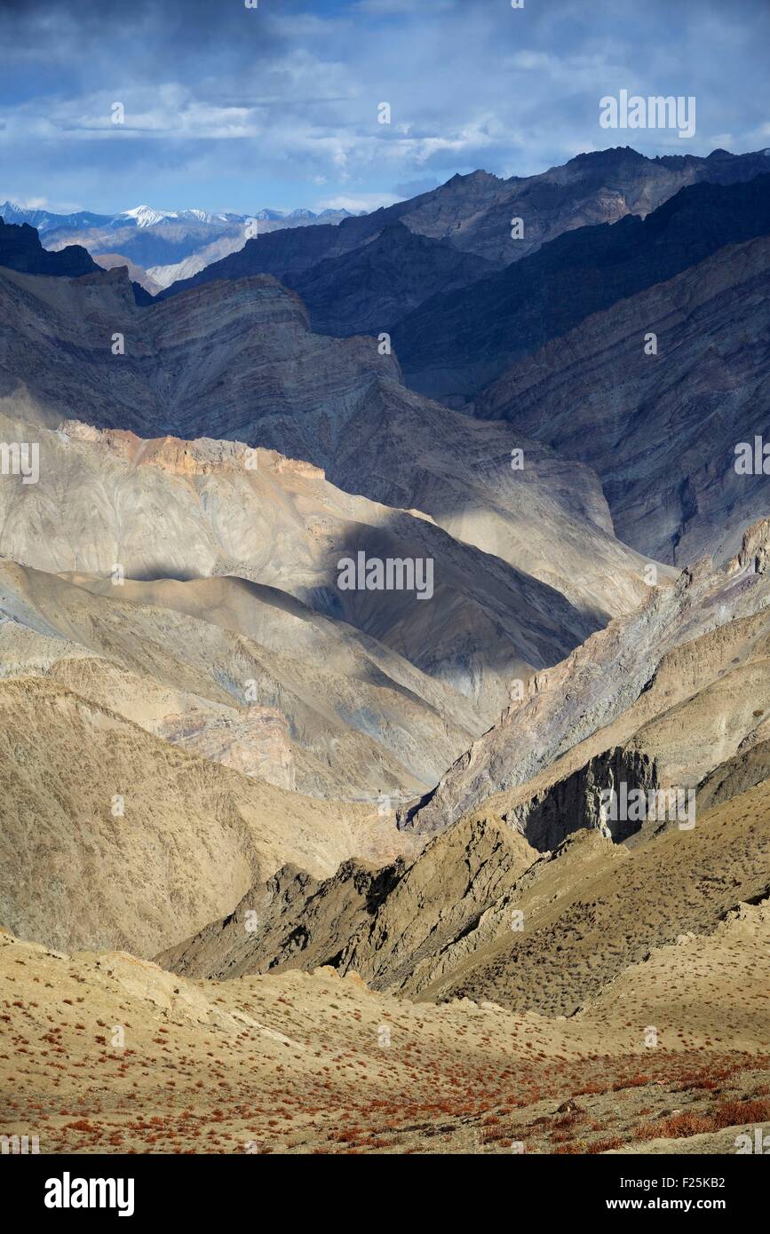 Indien, Jammu und Kashmir, Himalaya, Ladakh, Zanskar, Blick von der Passhöhe Hanuma La (4750m) Stockfoto