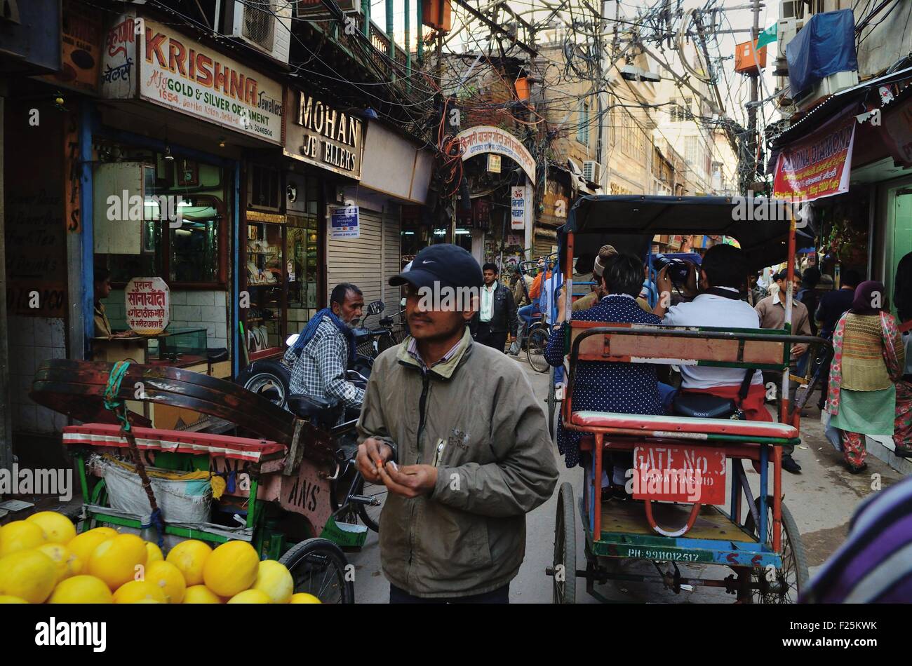 Indien, Delhi, Rikscha in einer Straße von Old Delhi Stockfoto