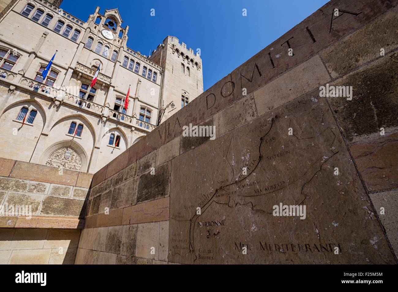 Frankreich, Aude, Narbonne, Rathaus Sqare, Palais des Archeveques (die Erzbischöfe Palace) und Überreste der Via Domitia Stockfoto