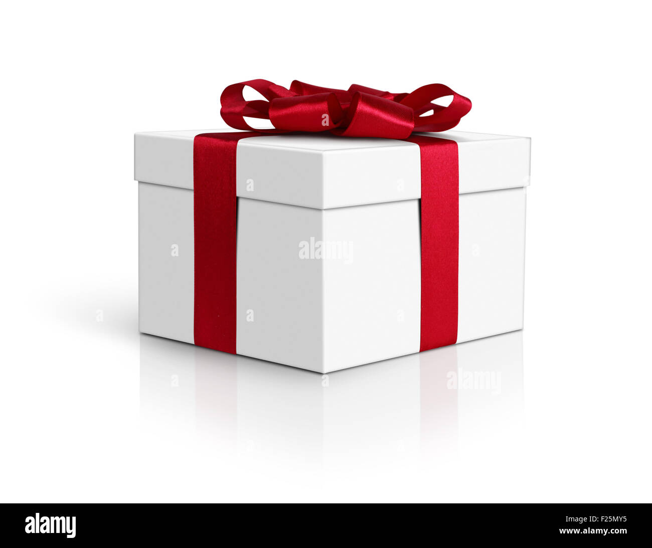 Geschenkbox, Seitenansicht, mit rotem Band und Bogen isoliert auf weißem, Pfad Stockfoto
