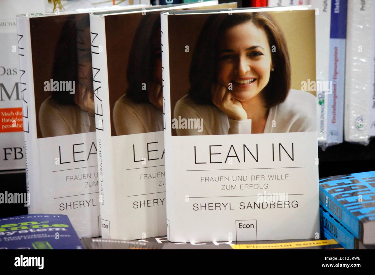 Buch der Facebook Managerin Sheryl Sandberg "Lean In", Berlin. Stockfoto