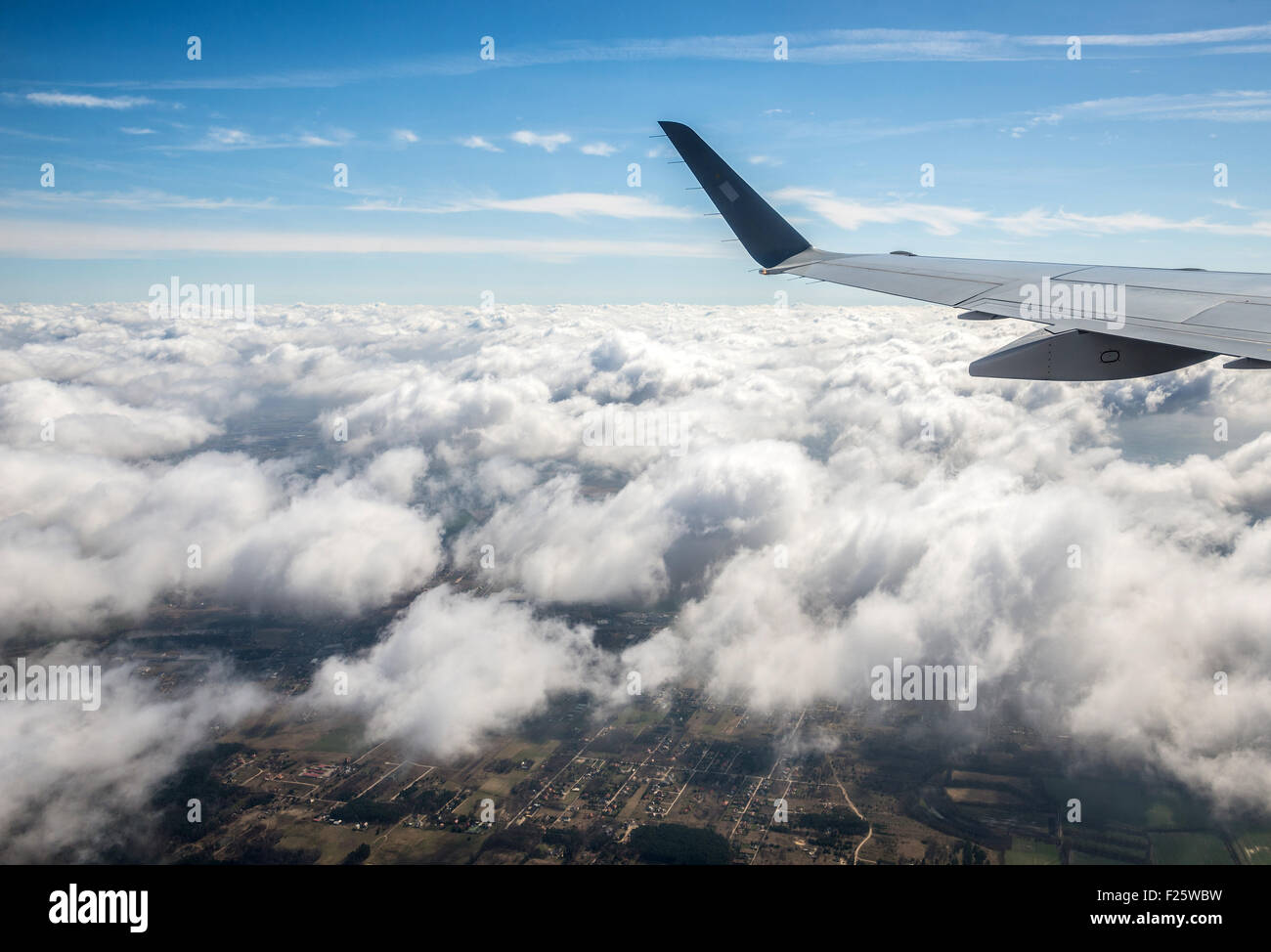 Passagier-Flugzeug über Polen, nach dem Start vom Flughafen Warschau Chopin Stockfoto