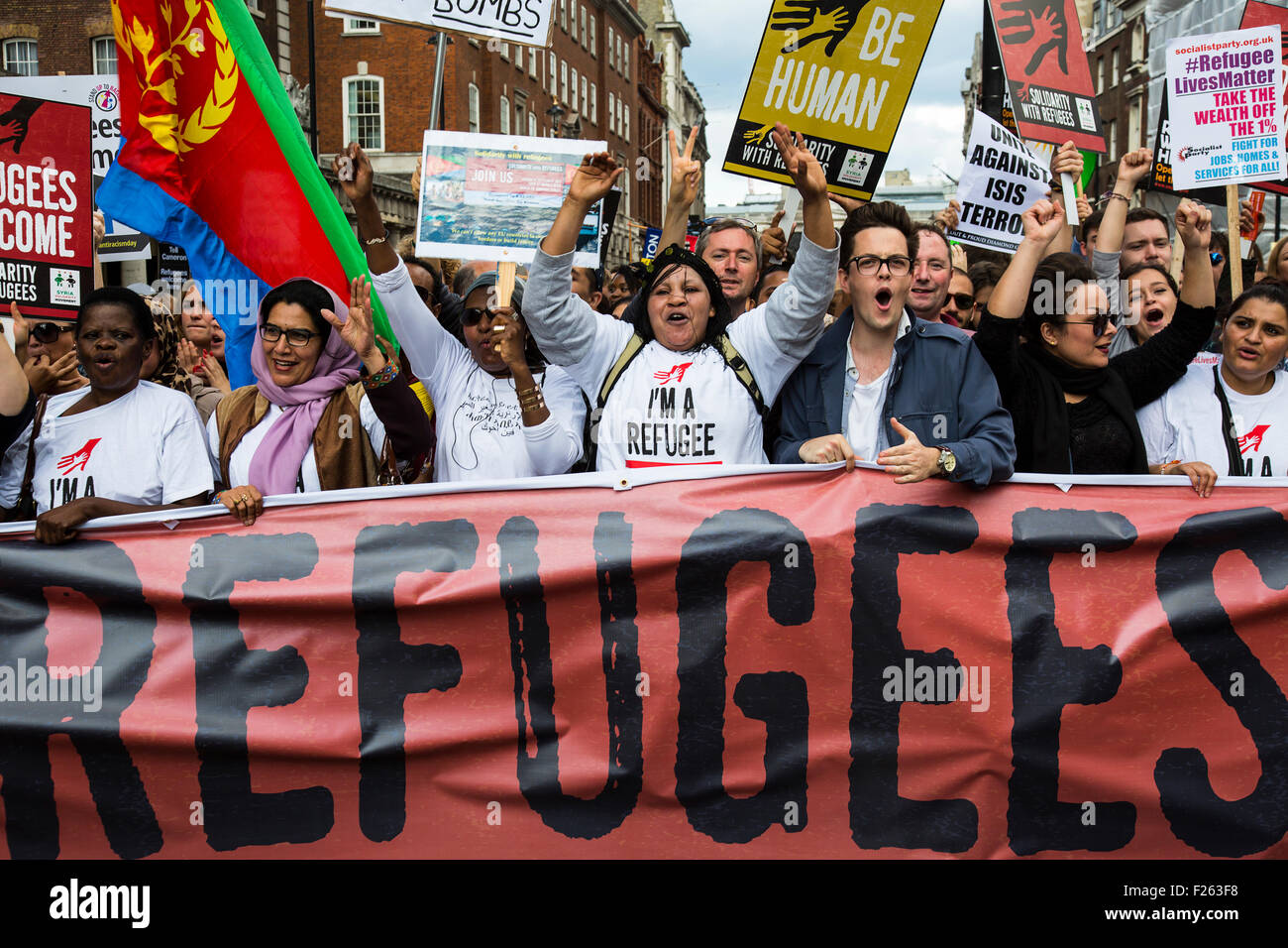 London, UK. 12. Sep, 2015. Tausende marschierten im Zentrum von London erklärte, dass Flüchtlinge willkommen im Vereinigten Königreich sind.  London, UK. 12. September 2015. Bildnachweis: Redorbital Fotografie/Alamy Live-Nachrichten Stockfoto