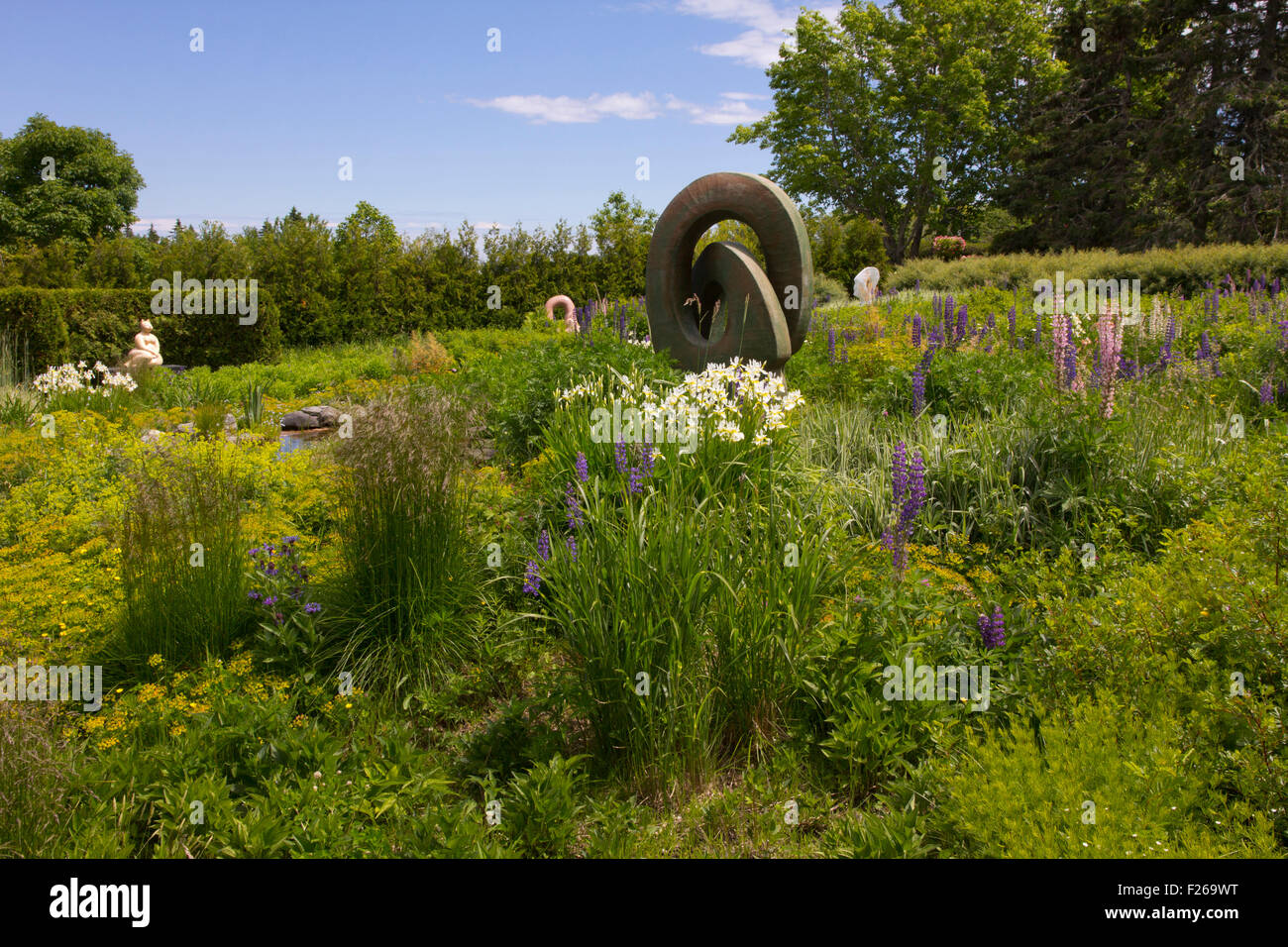 Den Namen eines Kanadas Top zehn öffentliche Gärten, hat Kingsbrae Garten Statuen in seinen 27 Hektar Pflanzen und Blumen angezeigt. Stockfoto