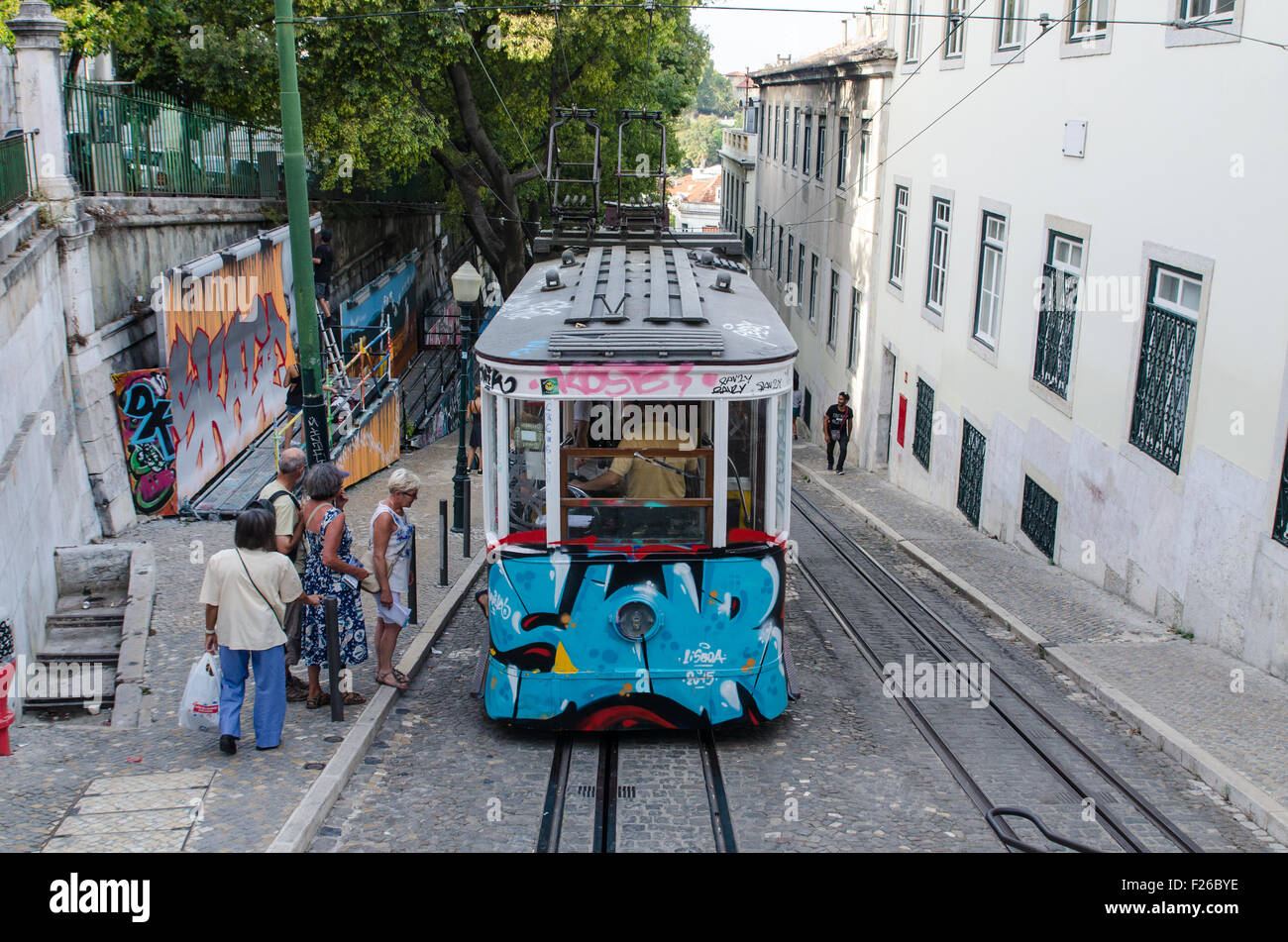 Elevador da Glória, eine Standseilbahn verbindet das Baixa-Viertel mit Barrio Alto in Lissabon, Portugal Stockfoto