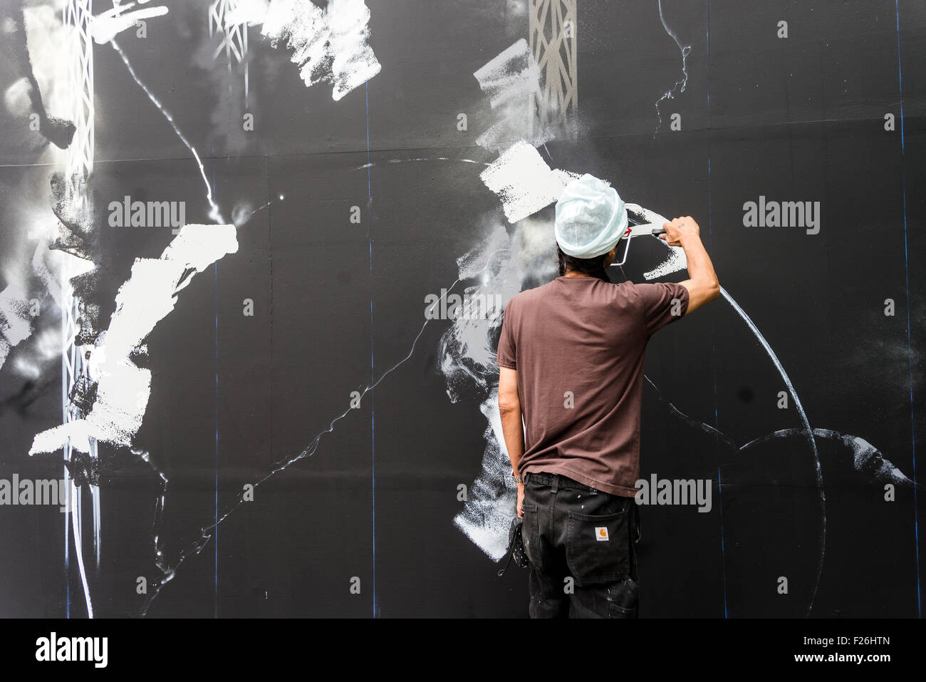 New York, NY schafft 12. September 2015 - Futura (aka Lenny McGurr, Futura 2000) ein neues Stück an der Bowery Wandbild © Stacy Walsh Rosenstock/Alamy Stockfoto