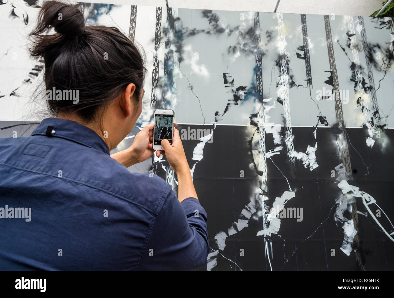 New York, NY 12. September 2015 - Fan, ein Foto von Futura (aka Lenny McGurr, Futura 2000) work-in-Progress in der Bowery Wandbild © Stacy Walsh Rosenstock/Alamy Stockfoto