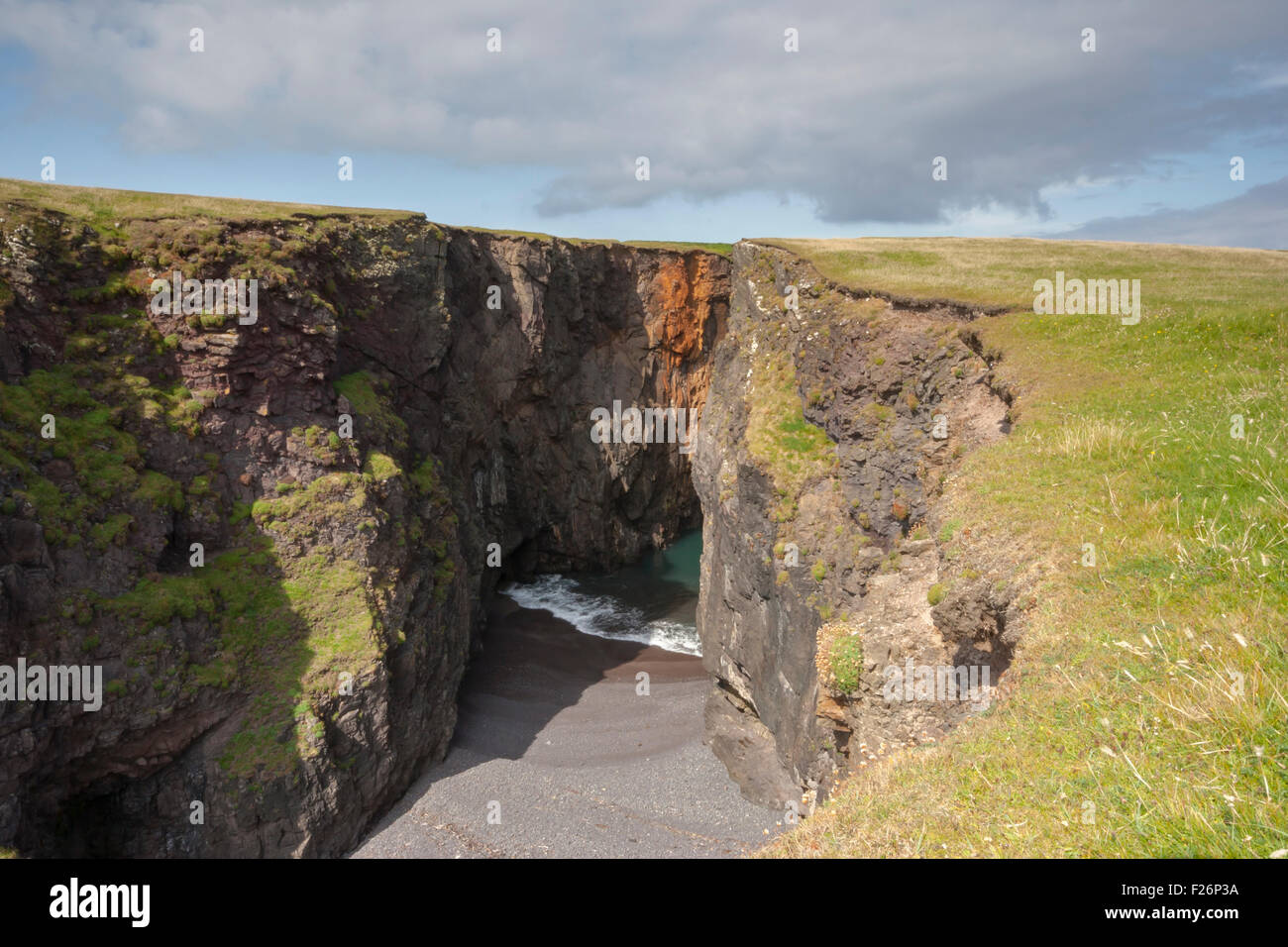 Die Löcher des Scrada, Eshaness, Northmavine, Shetland, nördlichen Inseln, Schottland, UK Stockfoto