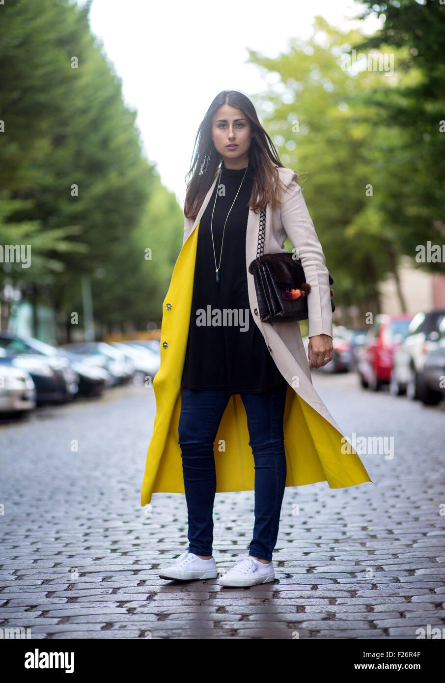 Mercedes-Benz Fashion Week Berlin Frühjahr/Sommer 2016 - Streetstyle mit: Julia Haghjoo Where: Berlin, Deutschland bei: 10. Juli 2015 Stockfoto