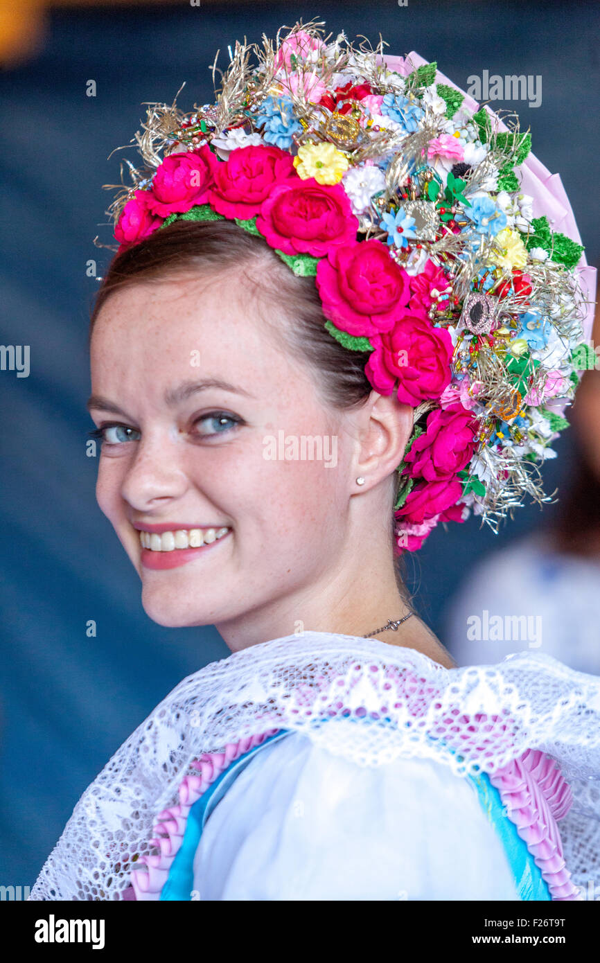 Tschechische Folklore Europäische Volksporträt Frau in Tracht, Velke Pavlovice, Südmähren, Tschechische Republik, Europa Stockfoto